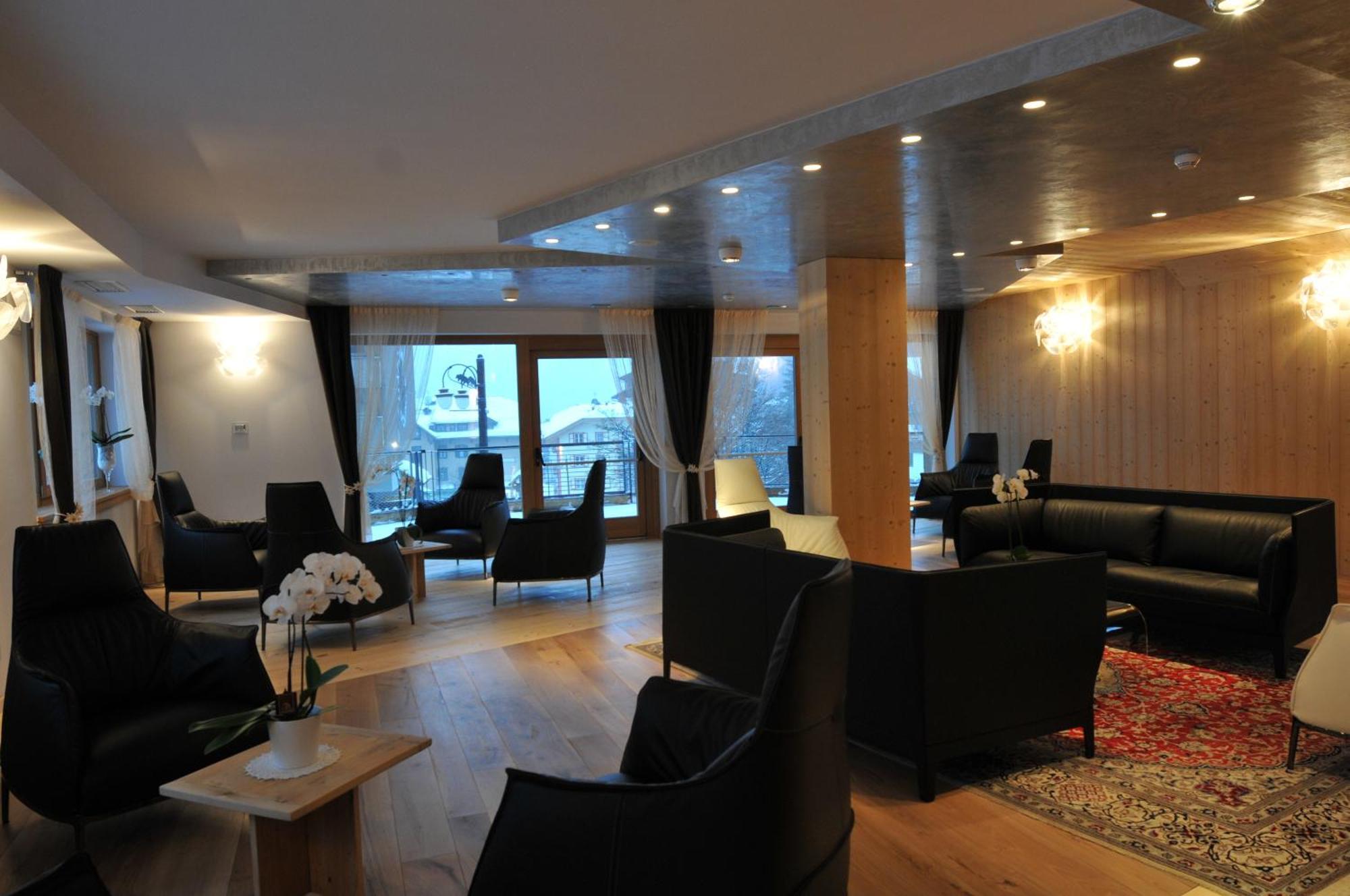 Chalet Laura Lodge Hotel مادونا دي كامبيليو المظهر الخارجي الصورة