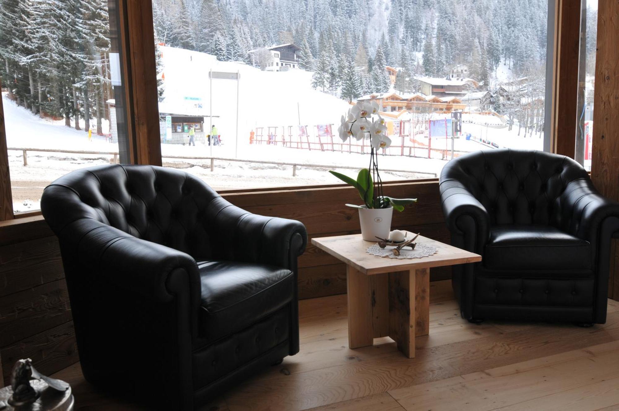 Chalet Laura Lodge Hotel مادونا دي كامبيليو المظهر الخارجي الصورة
