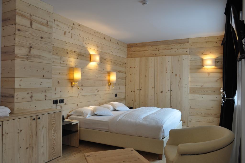 Chalet Laura Lodge Hotel مادونا دي كامبيليو المظهر الخارجي الصورة
