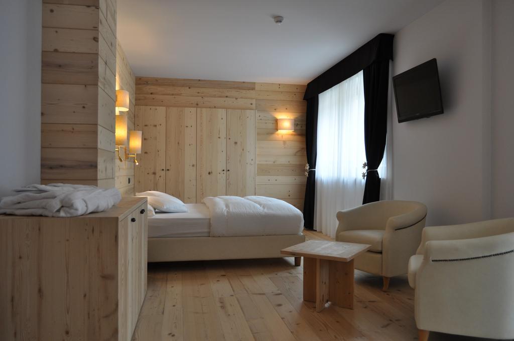 Chalet Laura Lodge Hotel مادونا دي كامبيليو المظهر الخارجي الصورة